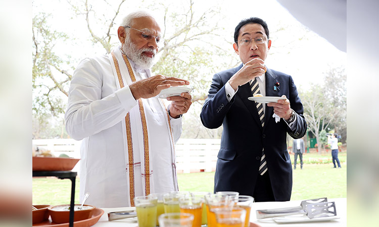 VIDEO: Japanese PM enjoys ‘Pani Puri’ with Modi, video blows up the Internet