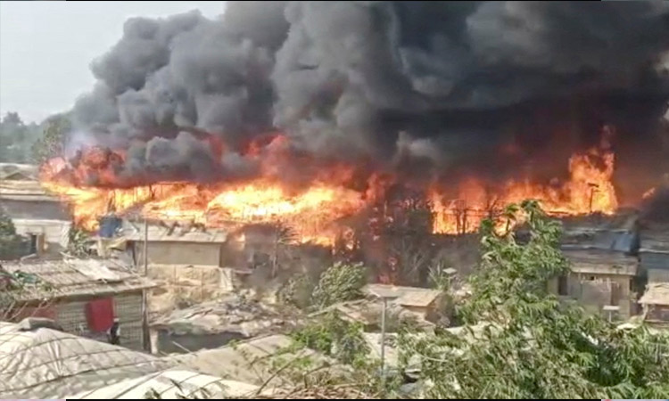 VIDEO: Major Fire breaks out at Cox's Bazar refugee camp in Bangladesh