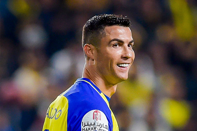 VIDEO: Ronaldo responds, ‘Then go and  watch him’ to Saudi child who  said ‘Messi is better’