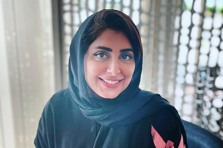 Oman's Aisha Al Saifi becomes first Arab woman to win poetry competition in Abu Dhabi