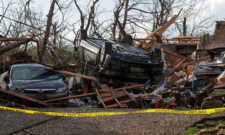 7 dead, dozens injured as tornadoes strike Arkansas, Illinois