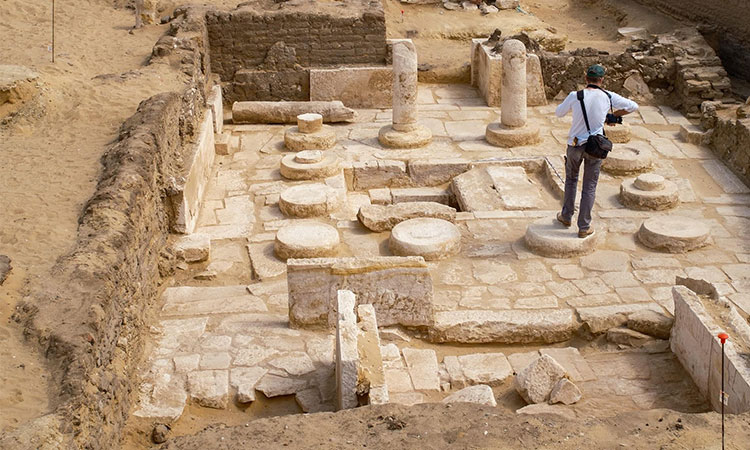 Tomb, smaller chapels unearthed in Egypt Saqqara Necropolis