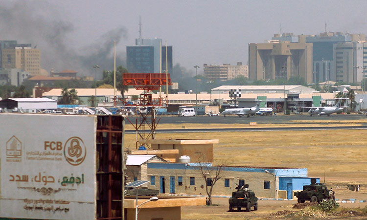 Sudanese paramilitary claims control of presidential palace and Khartoum airport 