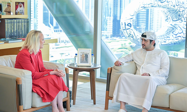 Maktoum Bin Mohammed meets CEO of Accenture in Dubai