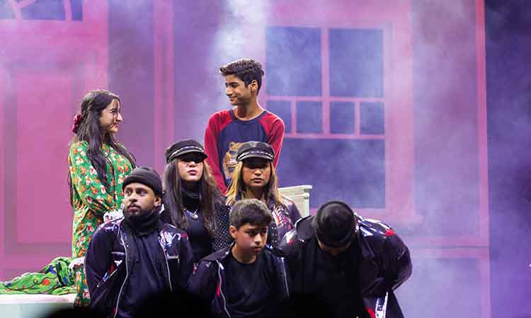 Emirati actors make a mark in new play