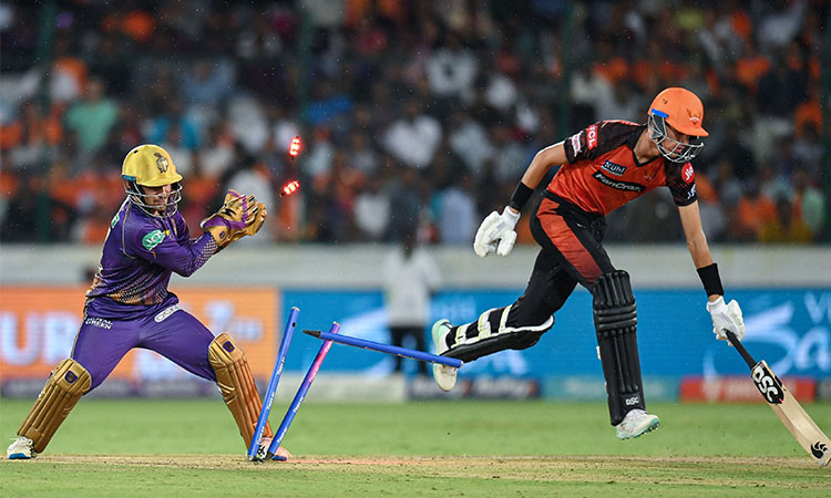 Kolkata register thrilling 5-run win over Hyderabad, keep hopes alive