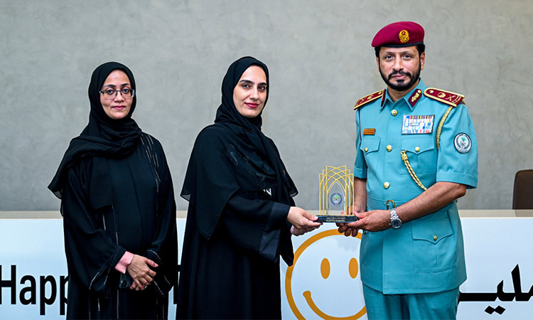 Sharjah Police honour Director of the Zayed Education Complex for her swift action in security incident