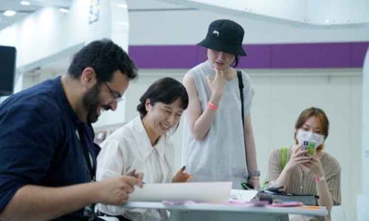 Emirati, Korean artists demonstrate their unique approaches to calligraphy, illustration, photography