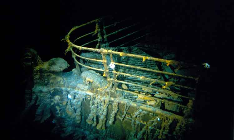 'On this dive, communications somehow broke down. The (Titanic) sub never found the wreck'