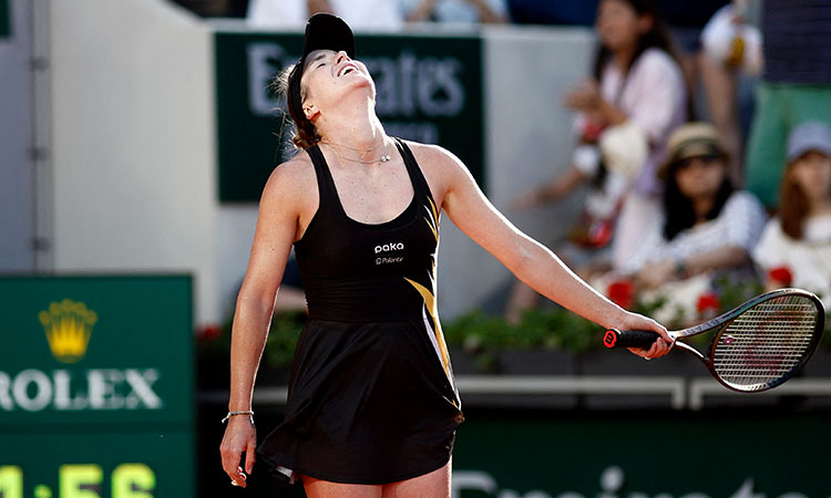 Svitolina rides wave of French Open support to reach quarter-finals