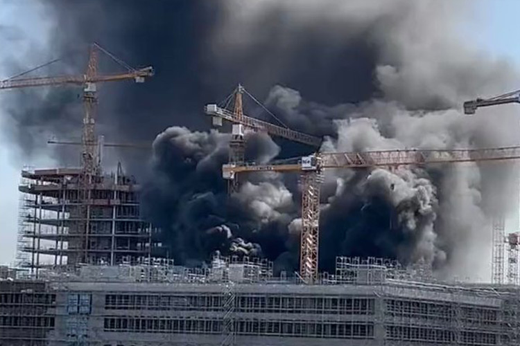 VIDEO: Multiple explosions, fire at a construction site in Hamburg