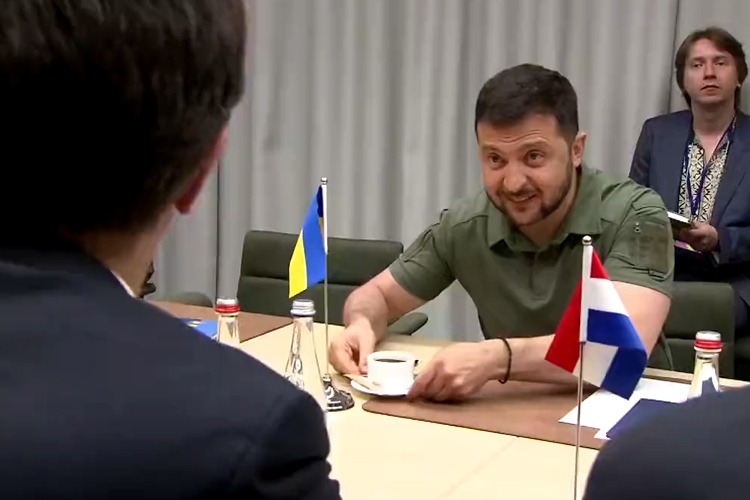 VIDEO: Ukraine’s Zelensky offers his coffee to Dutch PM after he didn’t get one at Nato summit 