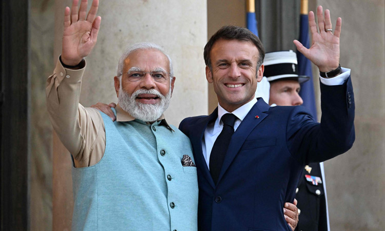 As France woos India, its ex-colony recalls the past