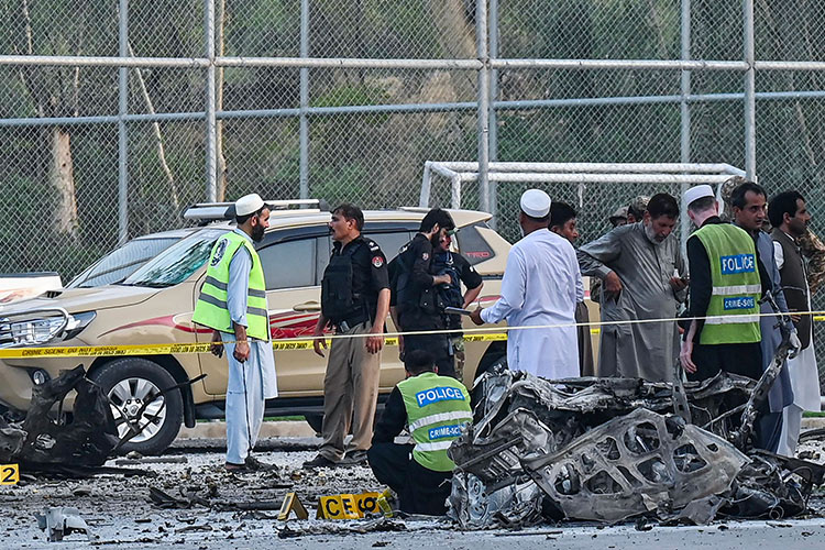 11 labourers killed in bomb attack in Pakistan