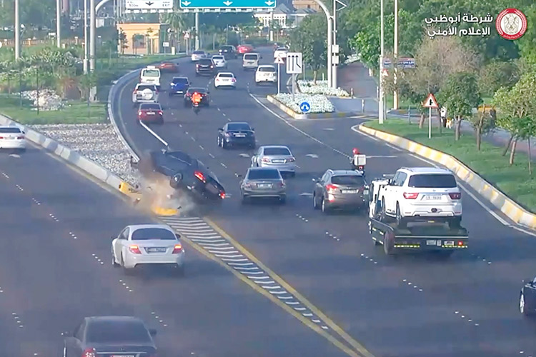 Abu Dhabi Police share video of motorists suddenly changing lanes and their consequences