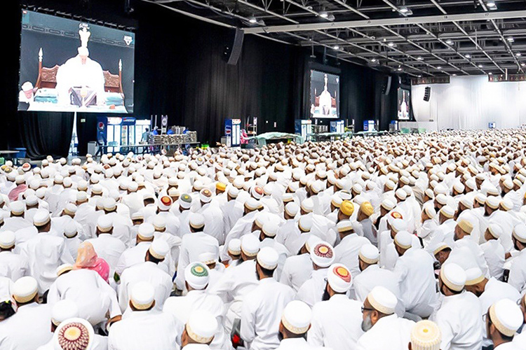 Sultan Al Bohra encourages members to contribute towards environment and society's welfare