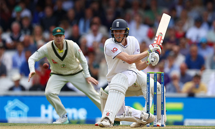 Zak Crawley leads England charge in fifth Ashes Test against Australia