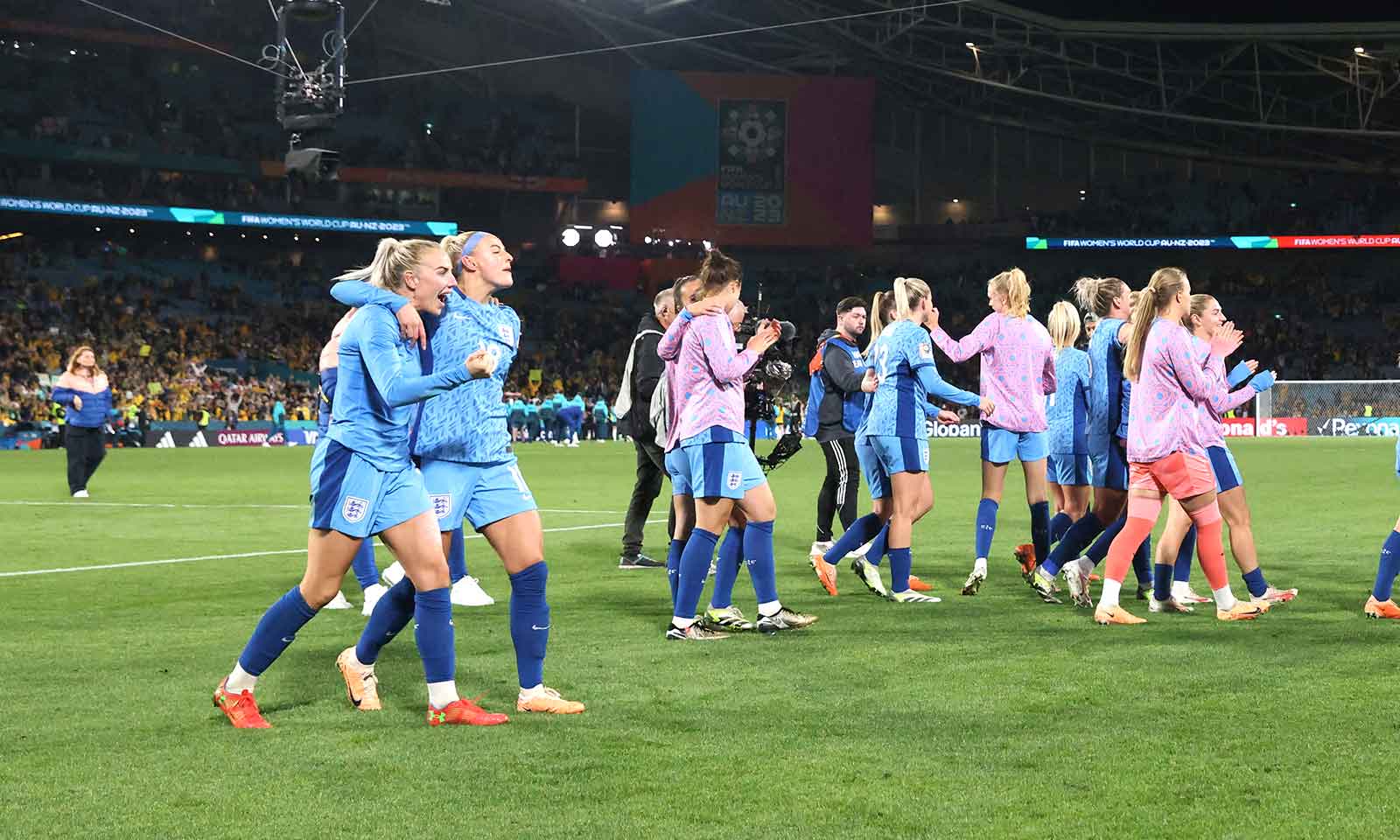 England move into the Women's World Cup final against Spain after ending Australia's run