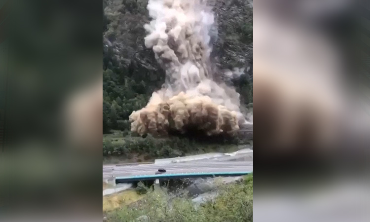 VIDEO: Alps rockslide halts train services between France and Italy