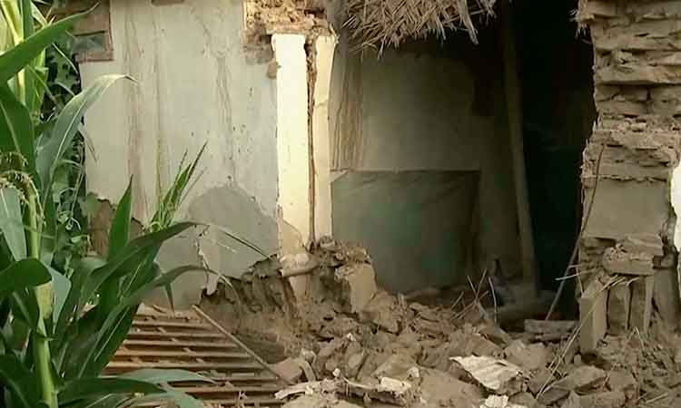 Earthquake in eastern China knocks down houses, injures 21