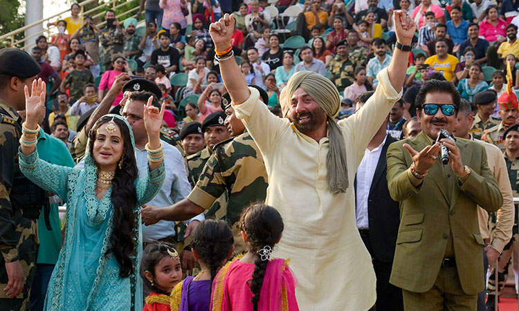 Bollywood stars Sunny Deol, Ameesha Patel visit Attari-Wagah border ahead of 'Gadar 2' release