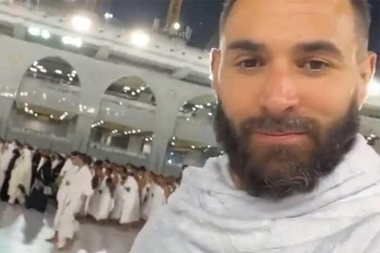 VIDEO: Karim Benzema performs Umrah and sends a message in Arabic 