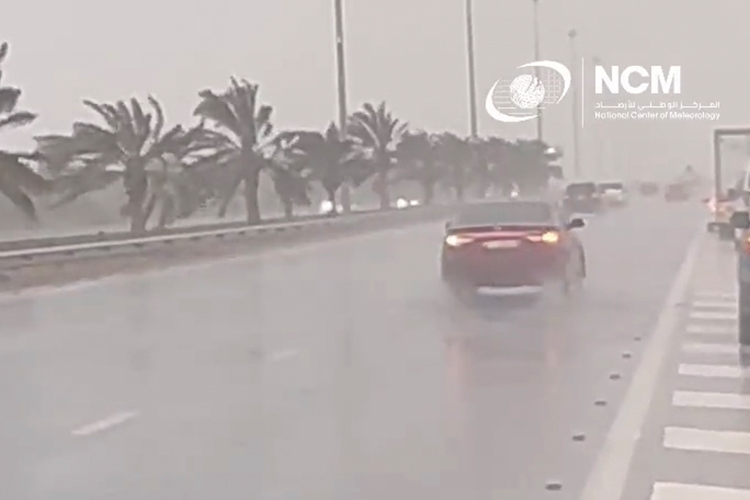 VIDEO: Heavy rain brings down temperature in Al Ain