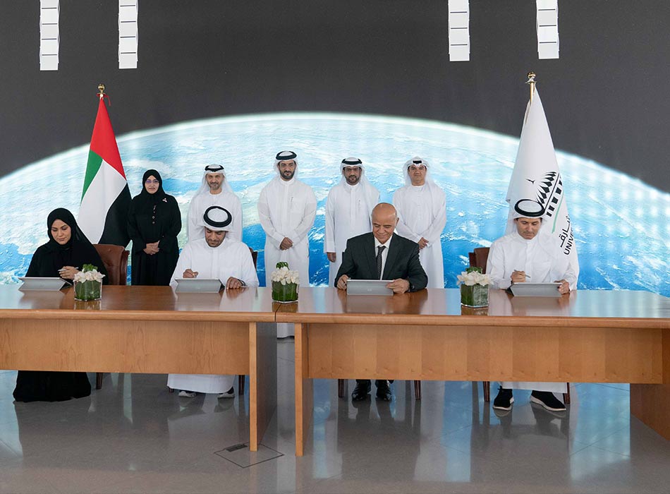 Sultan Bin Ahmed witnesses agreement to implement 'Sharjah Sat-2'