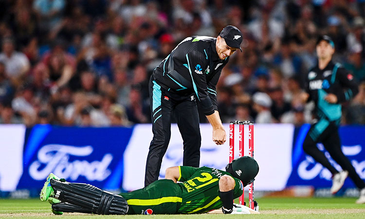 Mitchell and Phillips star as New Zealand beat Pakistan to take 4-0 lead in T20 series