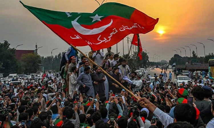 Father kills son for refusing to remove Imran party's flag in Pakistani city of Peshawar 