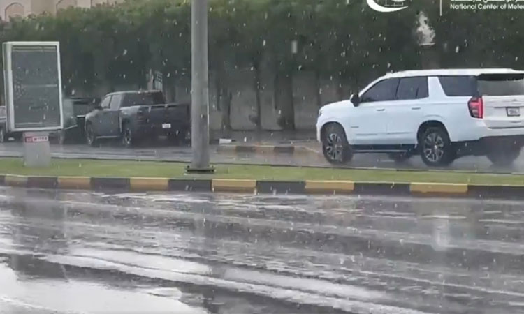 Rain hits many areas in UAE; Jebel Jais records 9.9˚C