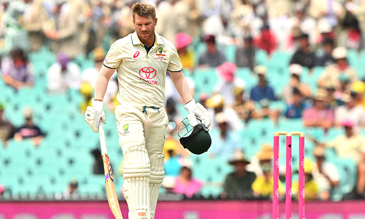 Warner out for 34 to 'a ripper' in farewell Test as rain thwarts Pakistan