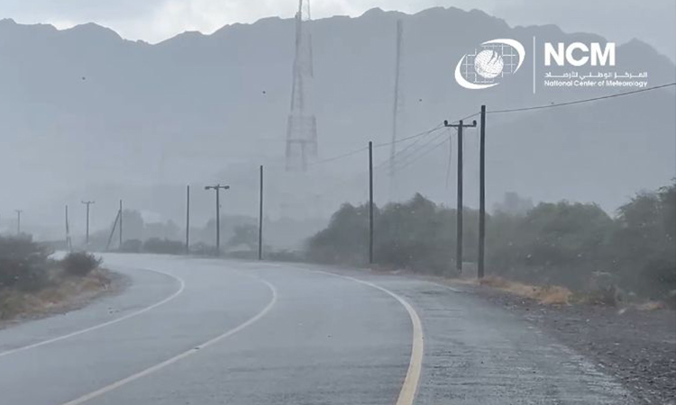 Parts of UAE experience heavy to moderate rainfall