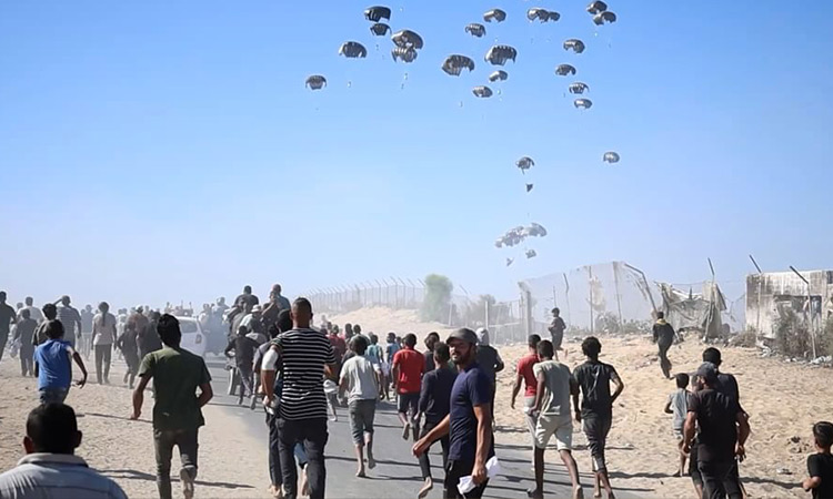 UAE executes 53rd humanitarian aid airdrop in Gaza