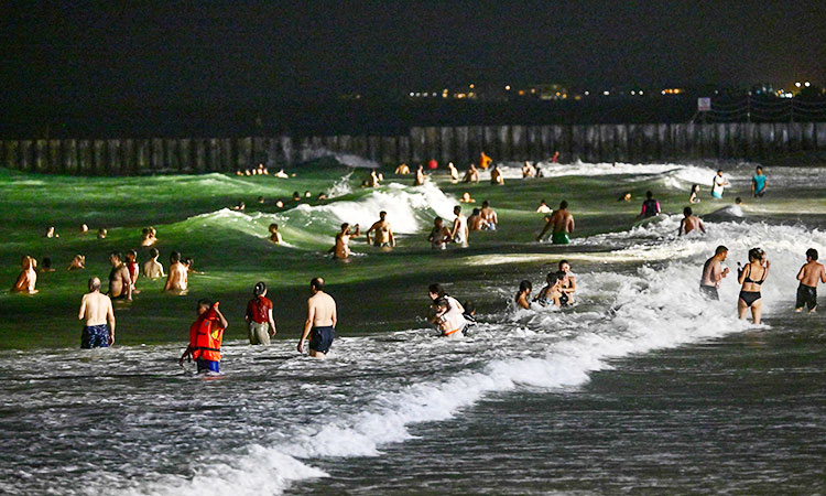 Dubai's floodlit beaches are pure bliss for expats