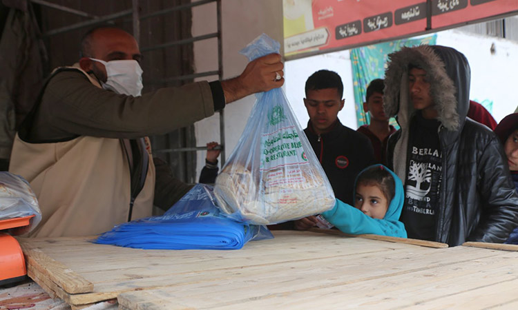 UAE ramps up humane help in Gaza, provides over 29,000 bread bundles to nearly 300,000