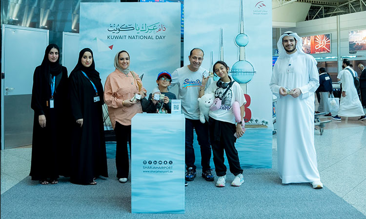 Sharjah Airport welcomes Kuwaiti passengers with gifts to mark their National Day