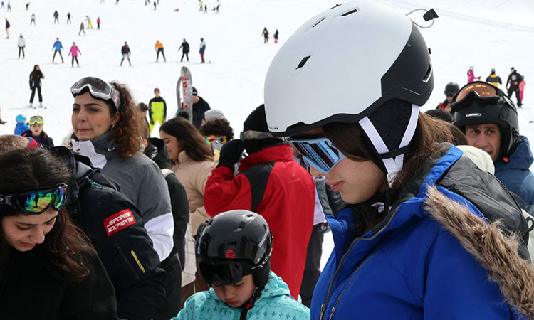 Lebanese escape war fears to snow-covered ski slopes