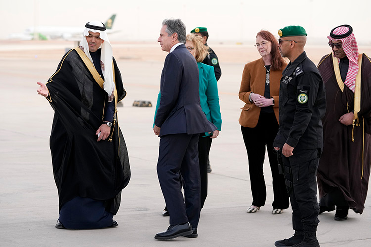 Blinken begins Mideast tour again, lands in Saudi's capital to press for truce in Gaza