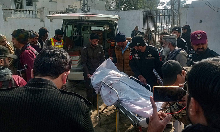 At least 10 killed in attack on police station in Pakistan