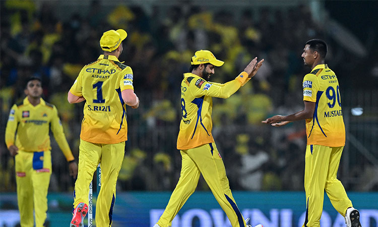 Defending champions Chennai defeat Bengaluru in IPL opener