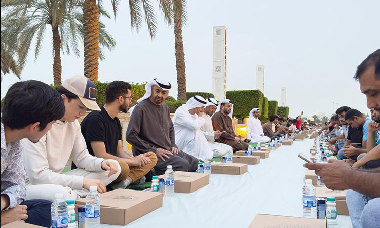 Sheikh Mohamed Bin Zayed breaks fast with worshippers at Sheikh Zayed Grand Mosque