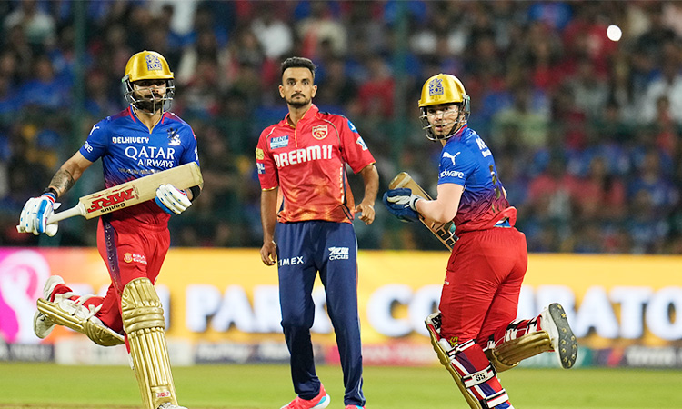 Kohli and Karthik star in Bengaluru's win over Punjab in IPL 