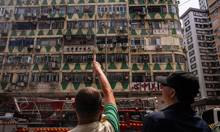 Fire in Hong Kong's busy Kowloon kills five