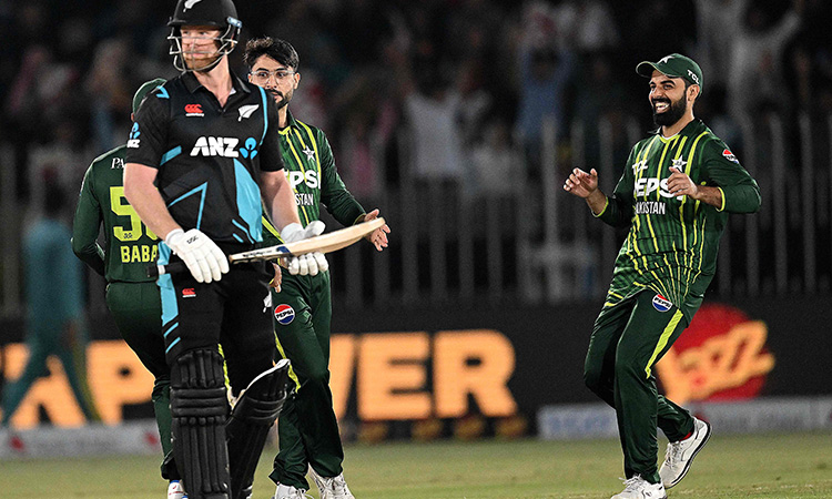 Pakistan trounce depleted New Zealand in second T20 in Rawalpindi 