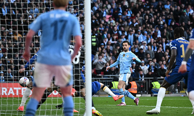 Silva strikes late as City sink Chelsea to reach FA Cup final