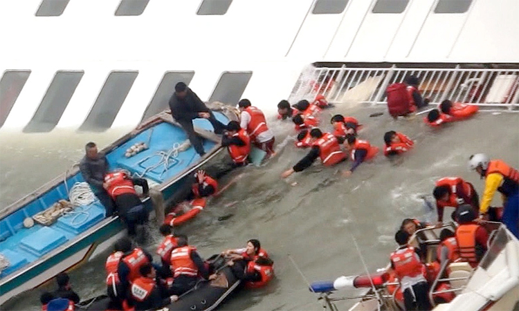 Over 90 dead as Mozambique ferry sinks off northern coast