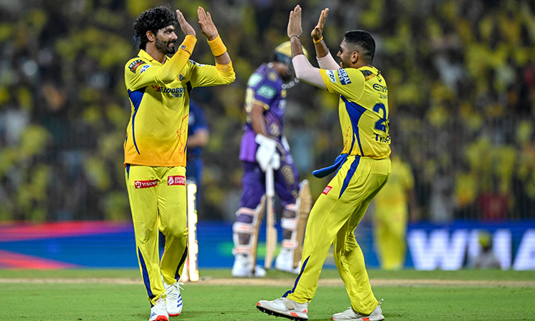 Jadeja and Gaekwad star as Chennai hand Kolkata first defeat in IPL