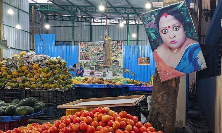 Photo of an angry woman at a vegetable market in India goes viral on social media 