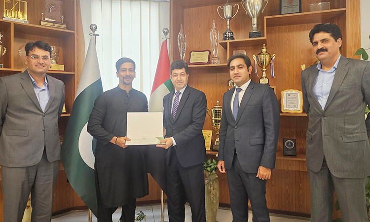 Consul General honours Pakistani volunteers for rescue work during recent rain in Dubai